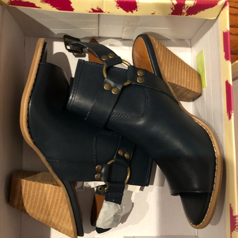 Roxy booties
